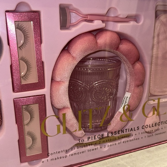 Glitz and Glam PINK bling brush set NIB 30 pcs rhinestone makeup tools - Picture 5 of 8